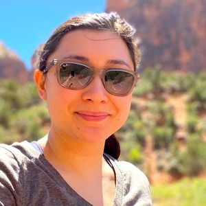 Meet your Posher, Emily